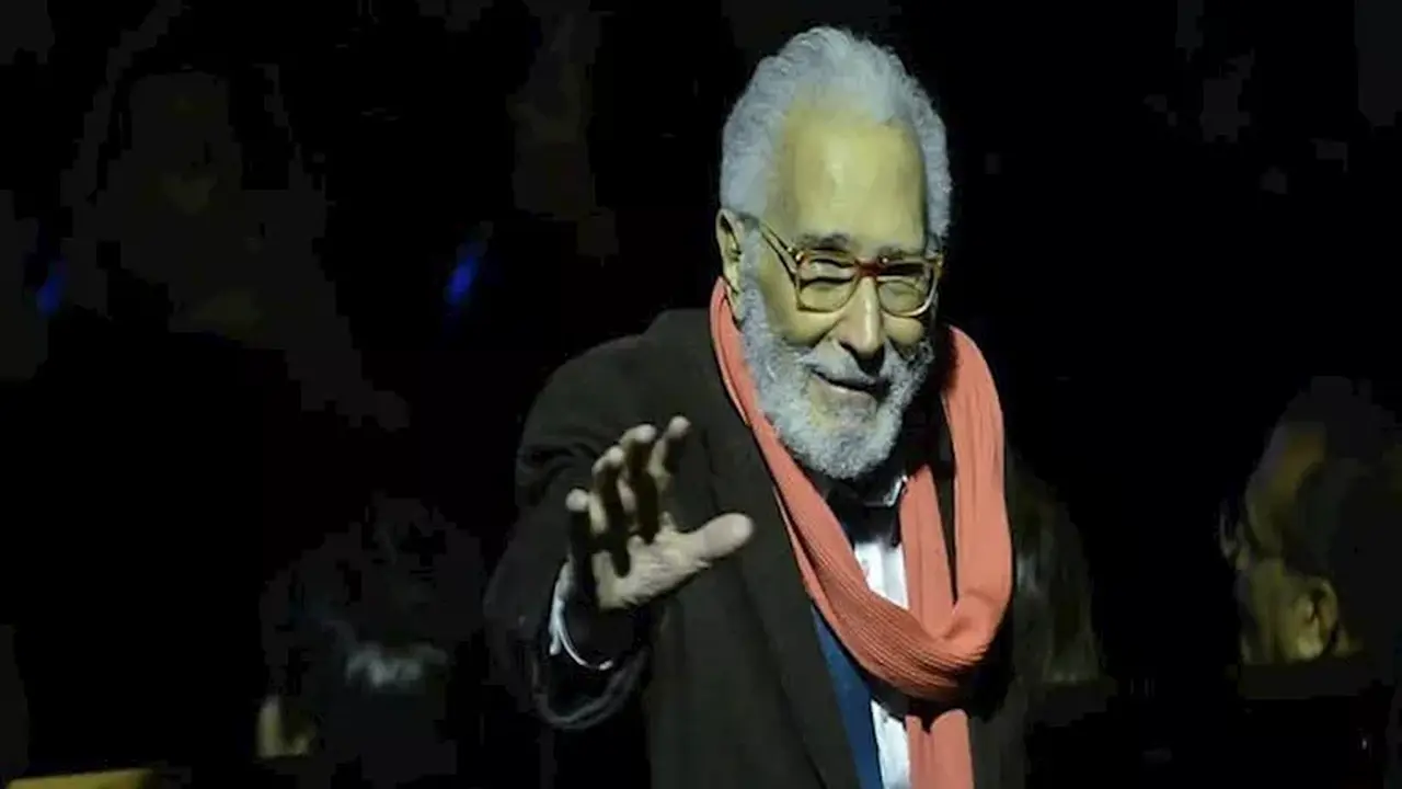 تطورات صحية.. نجل عبدالرحمن أبو زهرة يكشف حقيقة وضع والده الحالي